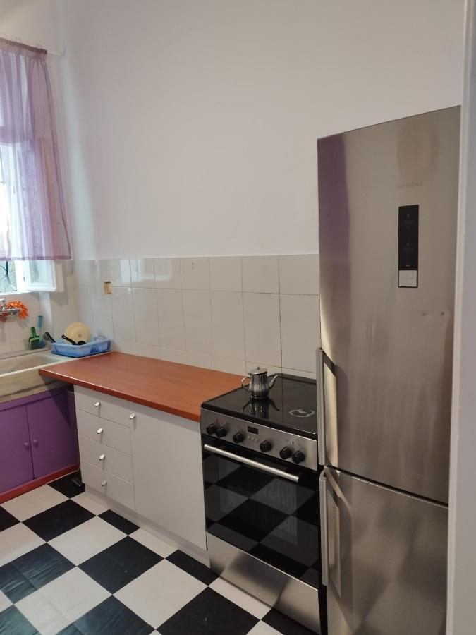Комната Pilika 4Room With Shared Bath Атина Екстериор снимка